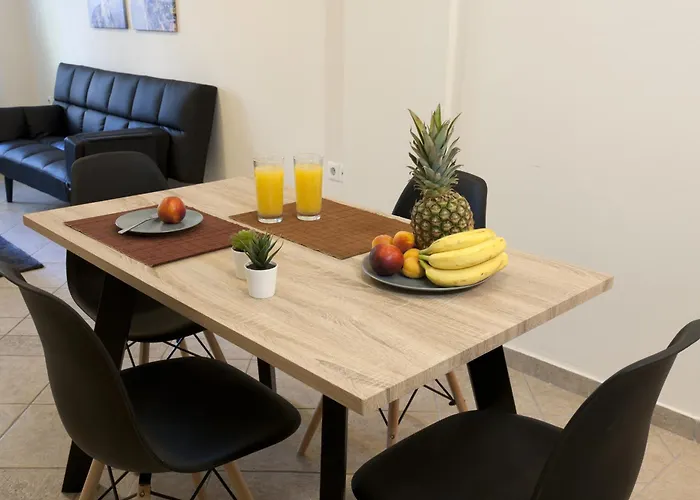 Comfortable Apartment At The Foot Of The Odeon Of Herodes Atticus