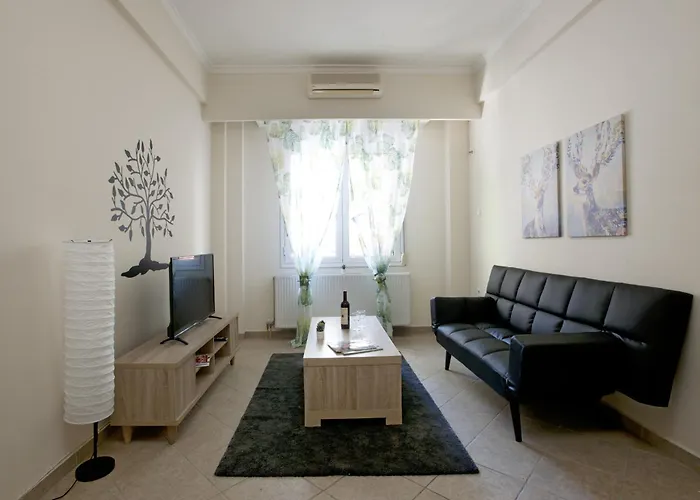 Comfortable Apartment At The Foot Of The Odeon Of Herodes Atticus